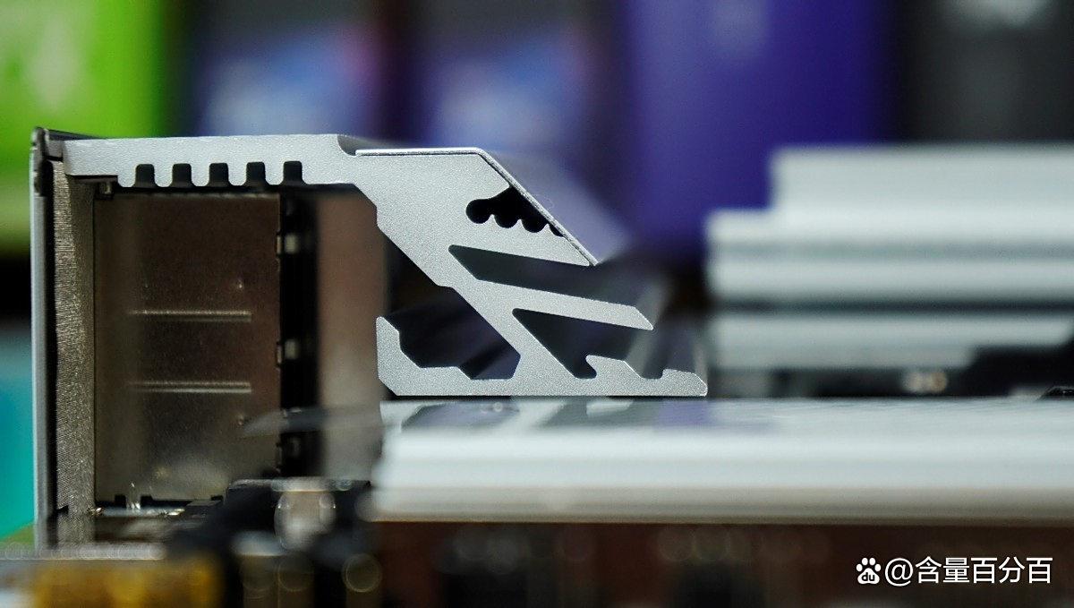 颜值与战力拉满! 蓝宝石PURE 极地 B850M WIFI主板装机测评