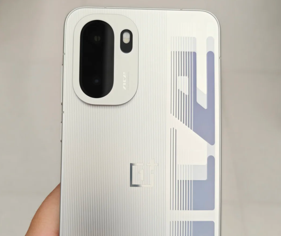 换手机不用买太贵，双11可以“闭眼买”的4款，公认“低价高配”