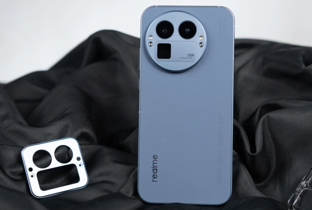 2025又诞生“新黑马”，双11值得“闭眼入”的4款手机，配置香炸