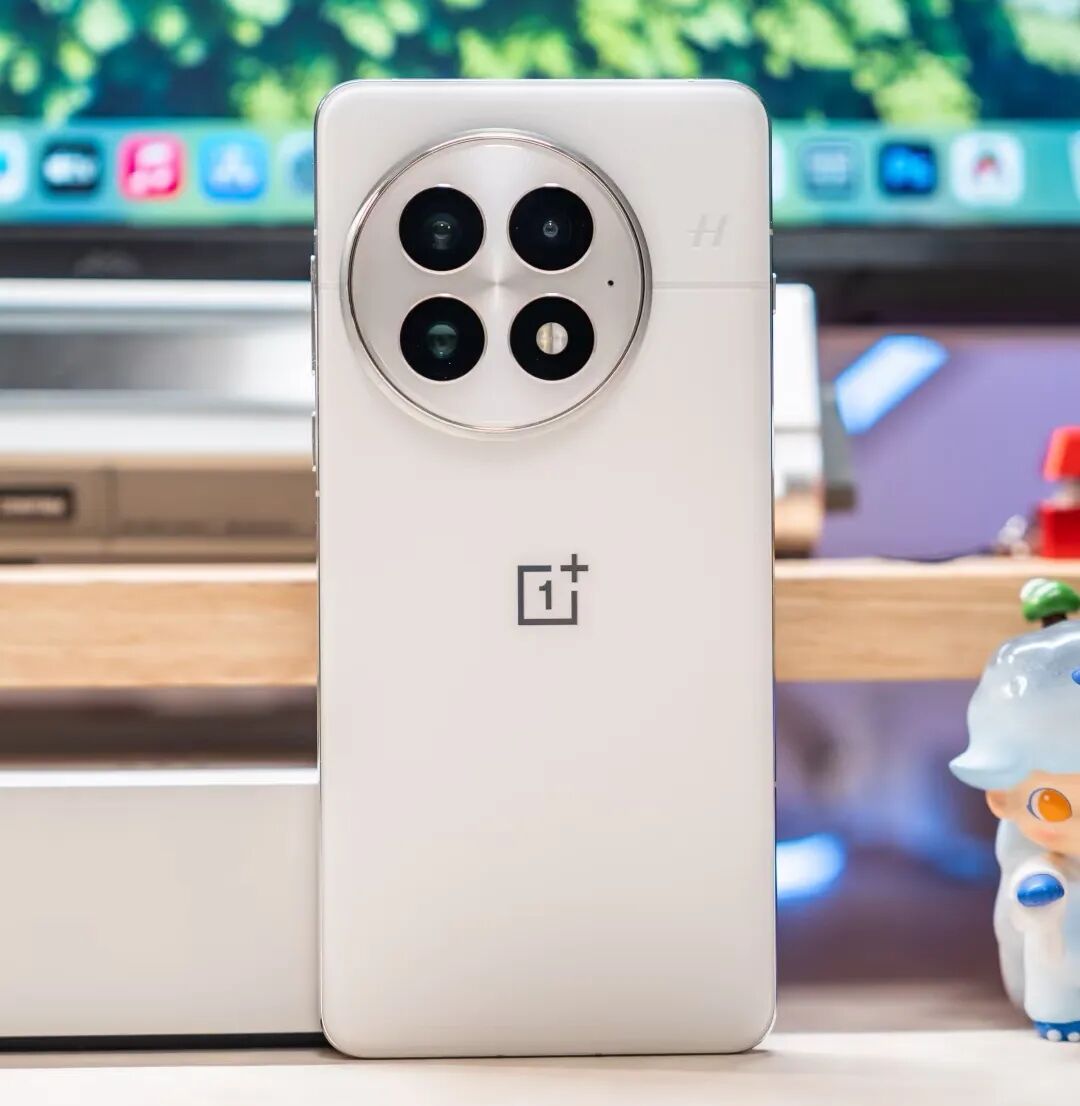 2025年10月，推荐3款拥有“顶尖性能”的高性价比手机，16+512GB，用7年不换新