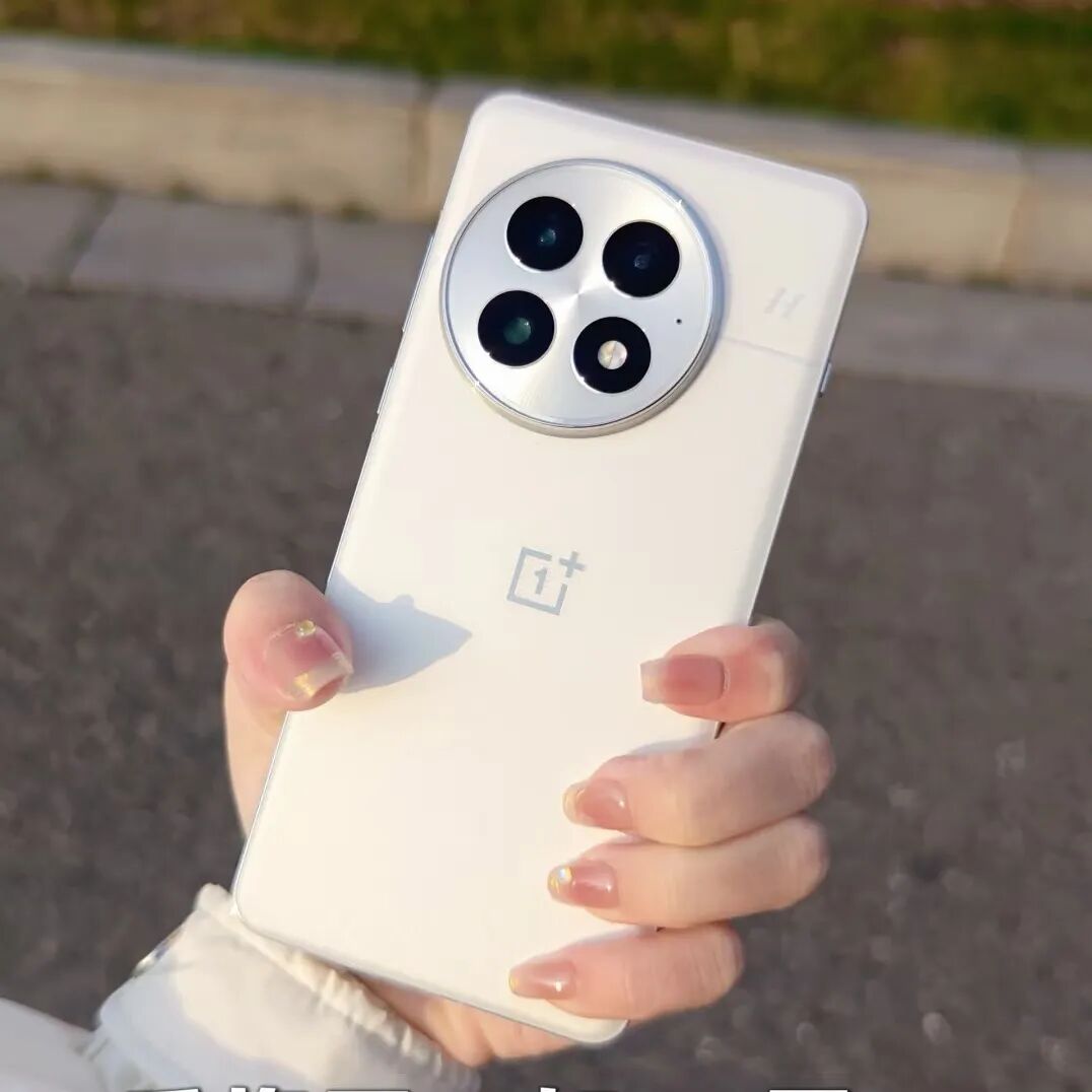 2025年10月，推荐3款拥有“顶尖性能”的高性价比手机，16+512GB，用7年不换新