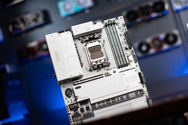 七彩虹B850主板送福利了！白送最高500元E卡