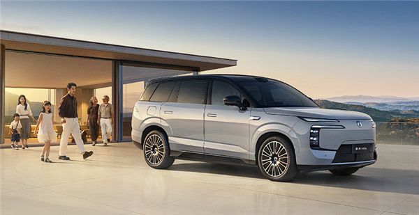 同级最多电机！三排六座SUV腾势N8L上市：29.98万起