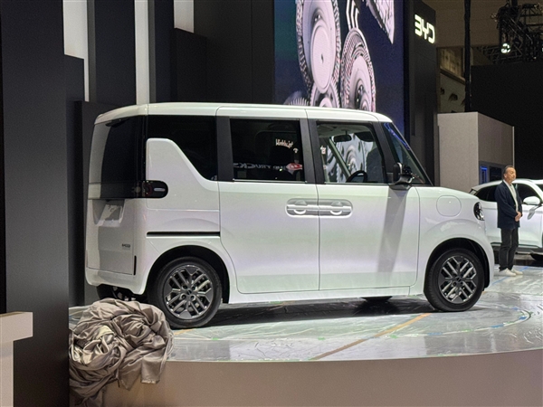 颜值完胜日系同类！比亚迪纯电K-Car定名RACCO：明夏开售