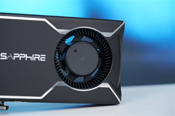 AMD最强专业显卡！蓝宝石AMD Radeon AI Pro R9700 32GB显卡图赏