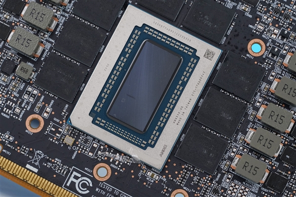 AMD最强专业显卡！蓝宝石AMD Radeon AI Pro R9700 32GB显卡图赏