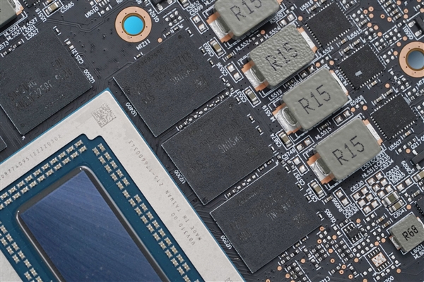 AMD最强专业显卡！蓝宝石AMD Radeon AI Pro R9700 32GB显卡图赏