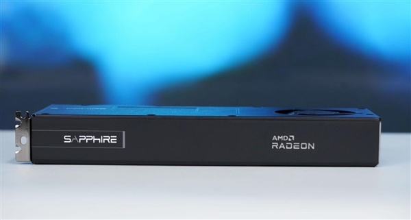 AMD最强专业显卡！蓝宝石AMD Radeon AI Pro R9700 32GB显卡图赏