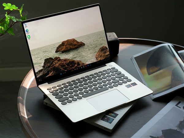 视觉与触感体验革新！WIKO Hi MateBook 14 锐龙版开售福利已就位，4999元起