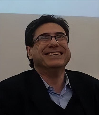 经济学诺奖得主的富二代人生：香奈儿老佛爷帮他写作业