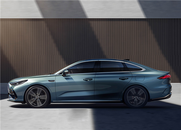 油耗2L级全球最低！吉利银河星耀6上市：限时6.88万起