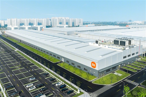 谁再说我是“组装厂”！今天小米集齐三大工厂：手机、汽车和大家电全部自己生产