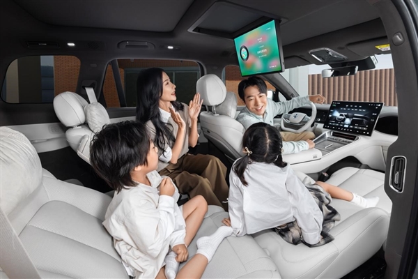 宝马X7同级的豪华SUV只卖29.98万！腾势N8L一图看懂