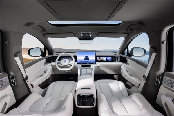 宝马X7同级的豪华SUV只卖29.98万！腾势N8L一图看懂