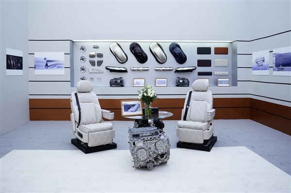 37.99万起 岚图泰山上市：全系65度大电池 华为顶级智驾