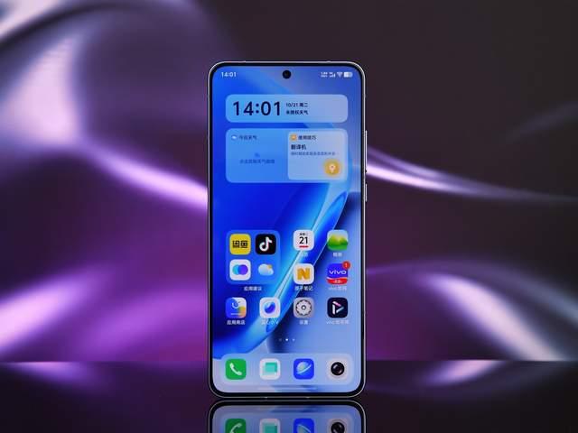 双芯+2K直屏+7500mAh颠覆体验! iQOO Neo11首发评测