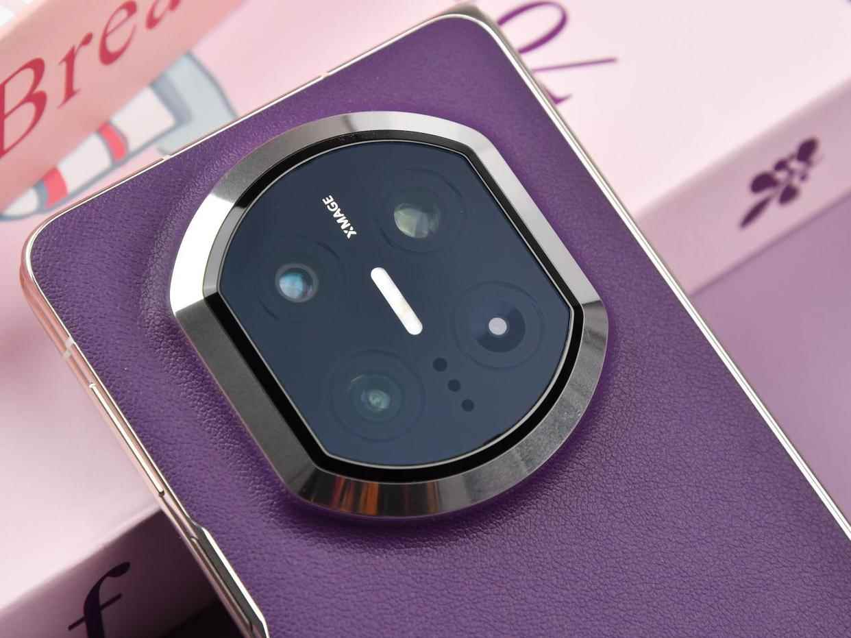 最强折叠屏! 华为 Mate X7手机开箱体验