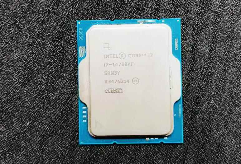 Ryzen 7 7700和Core i7-14700KF处理器性能相差多大? 七款游戏对比测评