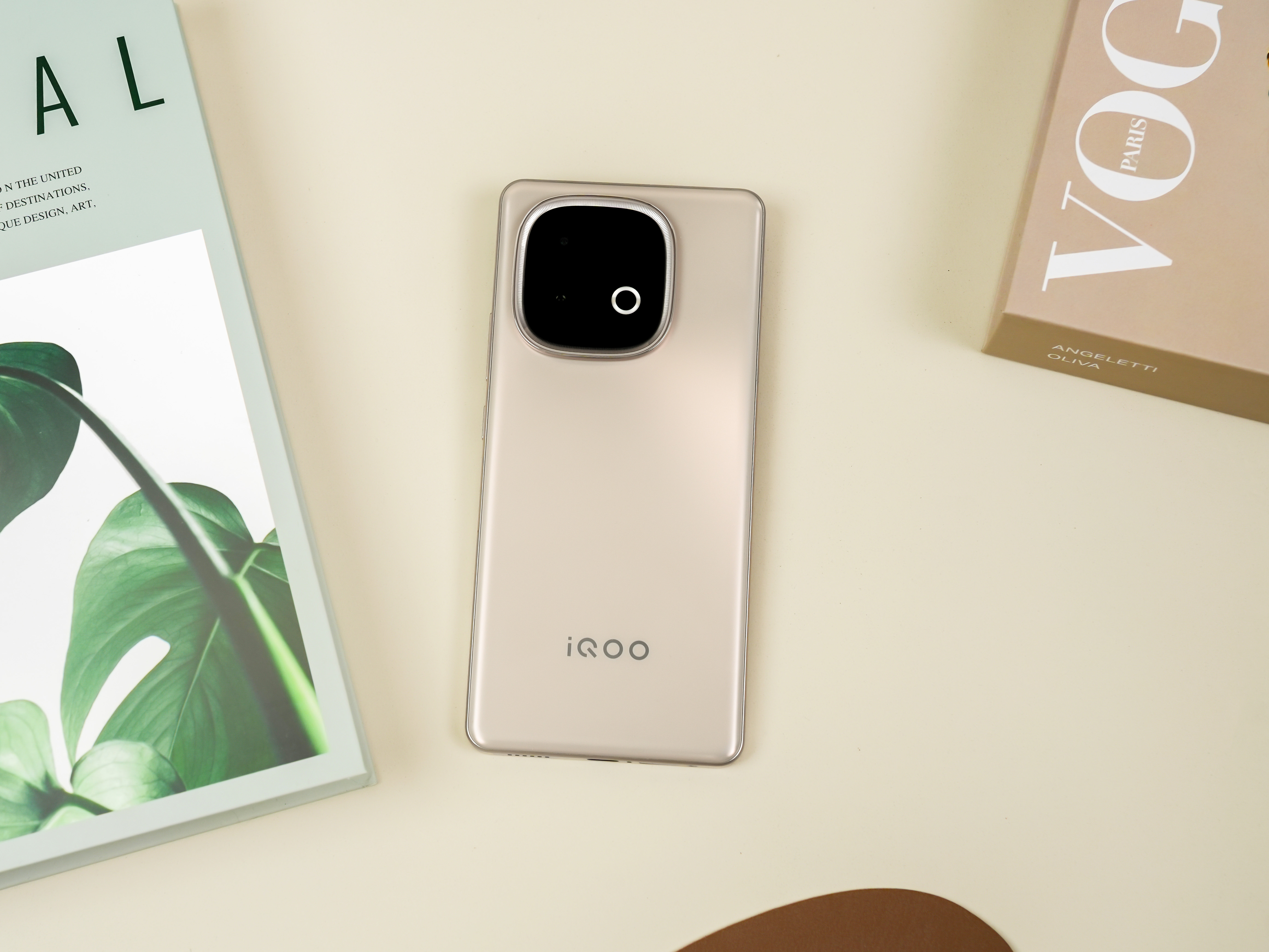 打工人狂喜！3 款中端机 16GB+512GB 不到 2000 元，大电池长续航还能满帧玩游戏