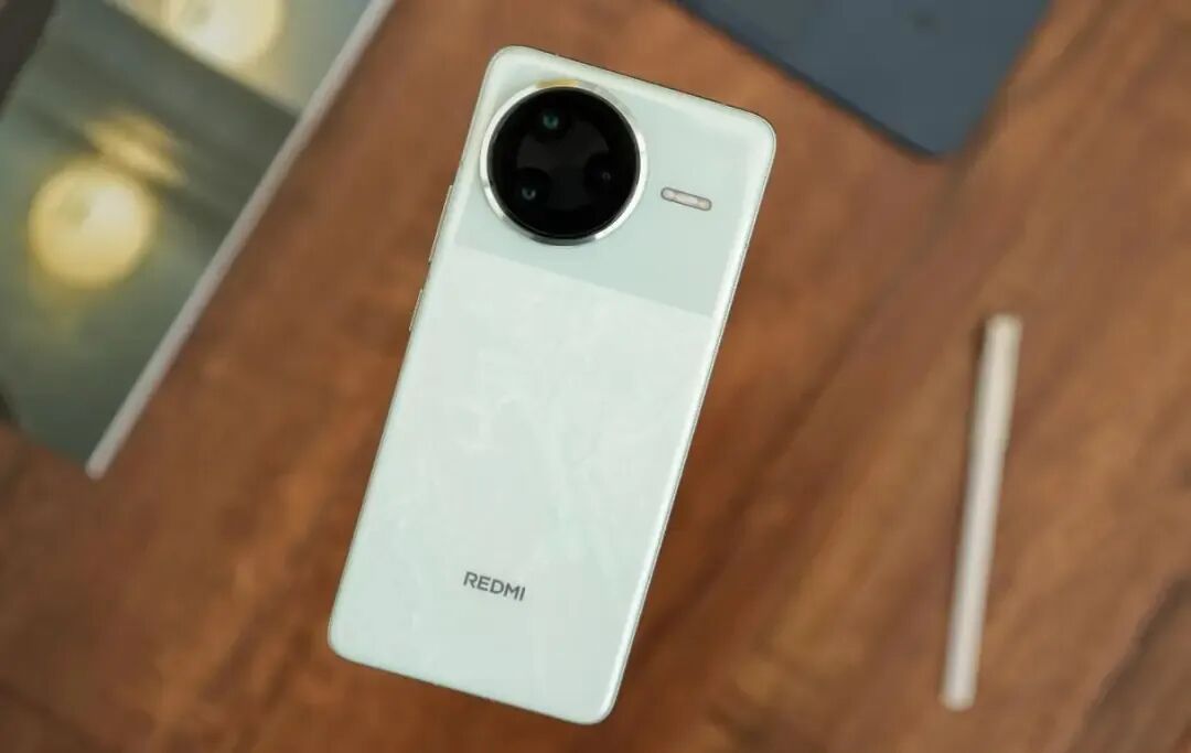 2500元左右，可以“闭眼买”的3款直屏手机，几乎没有差评