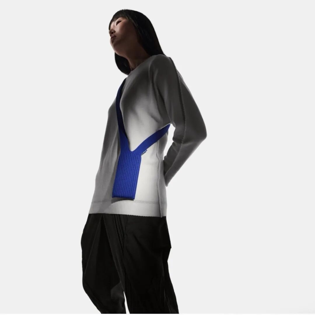 双十一没动静，苹果却靠 1299 元针织袋上热搜：这波 “割韭菜” 也太明显了