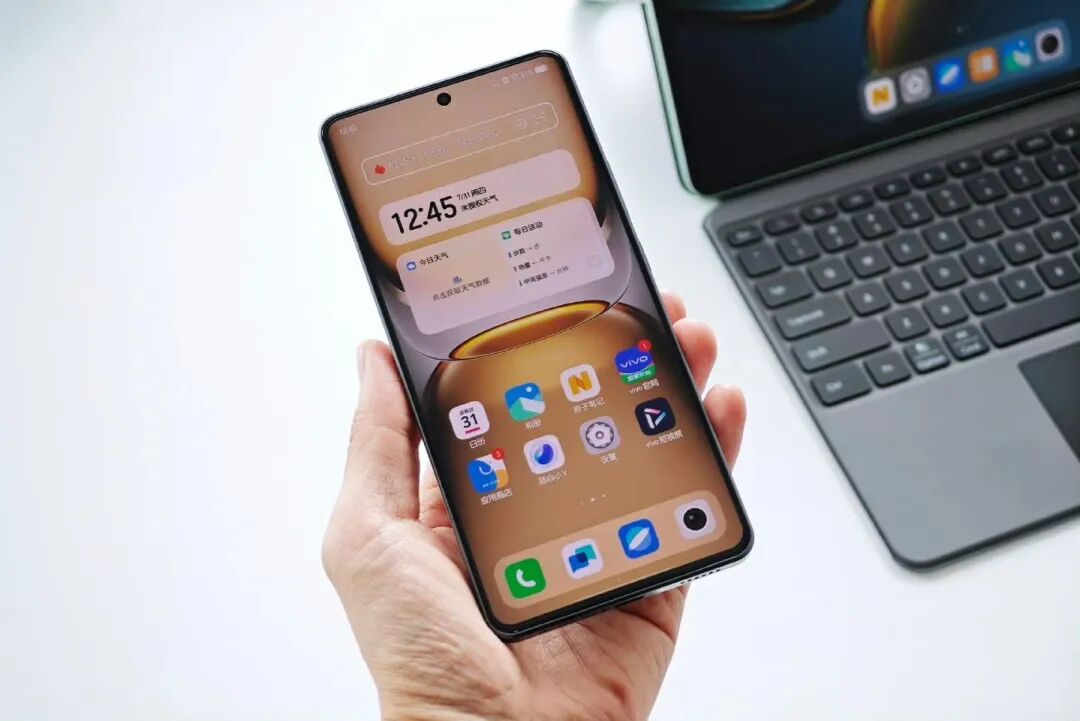 2000 元内捡到宝！4 款天玑 9400 + 大电池手机，游戏续航双在线