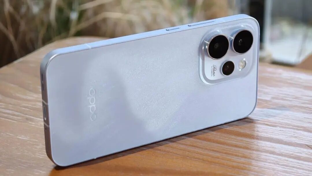 2600 + 买影像强机？OPPO Reno 15 实测：2 亿像素很能打，但这 2 个缺点要慎选