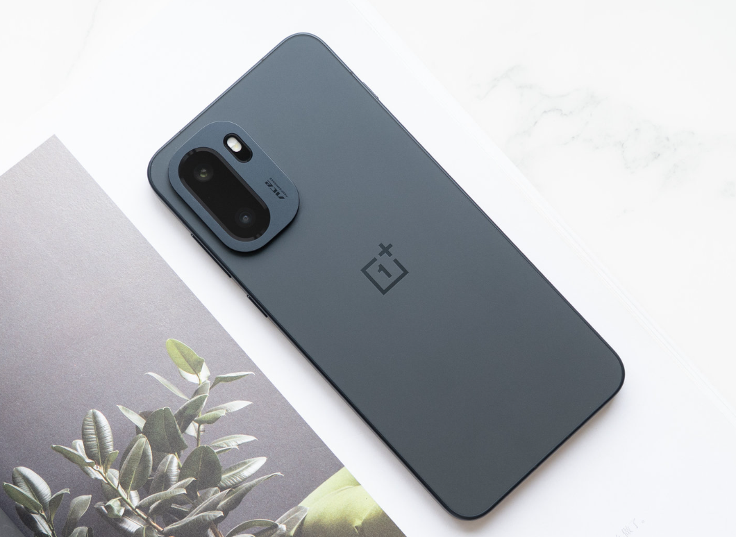 续航焦虑再见！5 款大电池手机盘点，轻度用能撑一天半，总有一款适合你