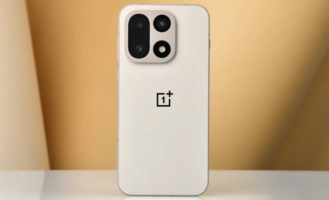 2K-5K 预算选手机？这 4 款亲测性价比拉满！红米稳、一加抗用、vivo 拍照绝