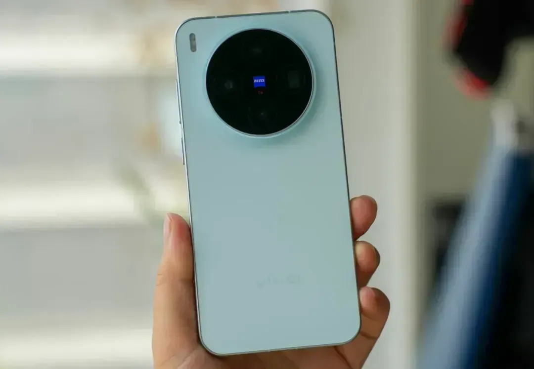 2K-5K 预算选手机？这 4 款亲测性价比拉满！红米稳、一加抗用、vivo 拍照绝