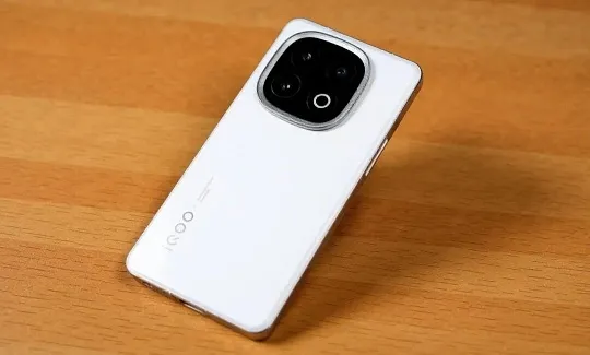 16GB+512GB，3款“价格雪崩”的骁龙8至尊版旗舰，几乎没有差评