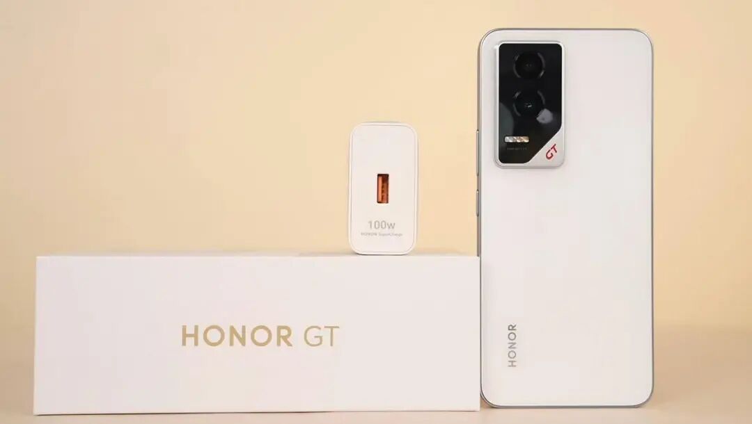 价格“雪崩”的一款骁龙8Gen3手机，12GB+512GB不到1500元，入手再战四五年