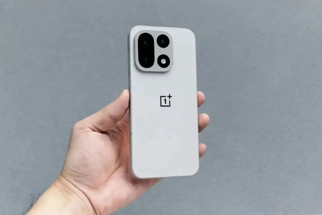 2025 安卓性能之王出炉！安兔兔榜单一览，这 10 款旗舰新机跑分破 370 万