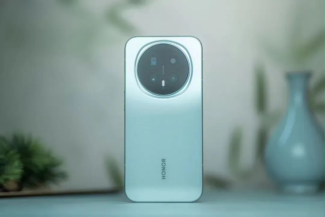 2025 安卓性能之王出炉！安兔兔榜单一览，这 10 款旗舰新机跑分破 370 万