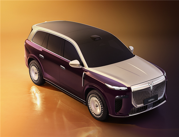 国产“迈巴赫GLS”！岚图泰山官宣11月18日上市：800V超混+鸿蒙座舱