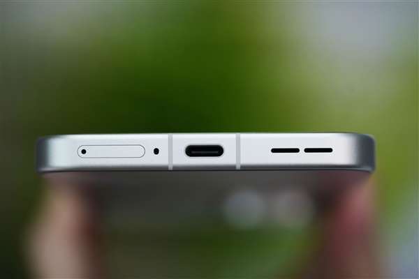 同档唯一165Hz超高刷直屏！一加Ace 6图赏