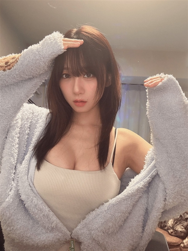 日本美女伊织萌Cos《妮姬》图赏：纯欲天花板