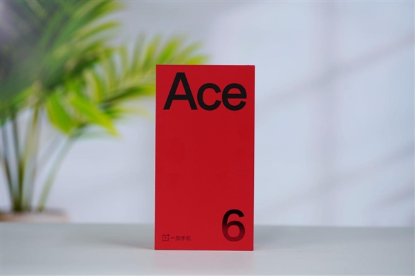 同档唯一165Hz超高刷直屏！一加Ace 6图赏