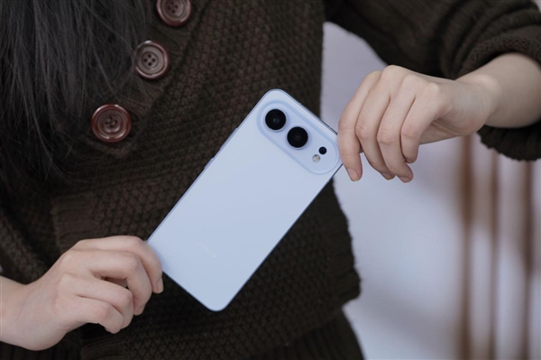 全新横向跑道式设计！荣耀500系列图赏