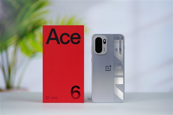 同档唯一165Hz超高刷直屏！一加Ace 6图赏