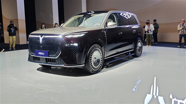 37.99万起 岚图泰山上市：全系65度大电池 华为顶级智驾