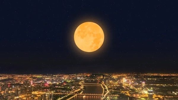 今年最后一次超级月亮来了：年度第二大！今晚记得抬头看