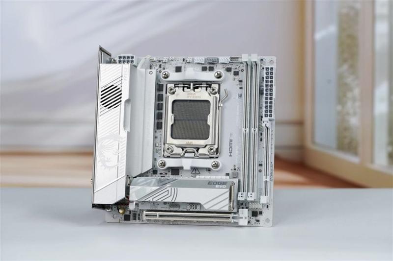 AM5 ITX板皇驾到! 微星MPG X870I EDGE TI EVO WIFI 刀锋 钛主板评测