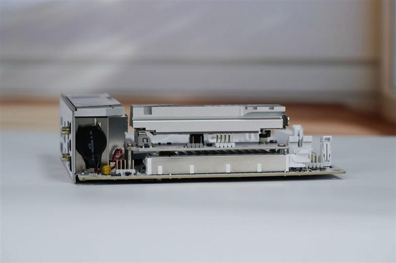 AM5 ITX板皇驾到! 微星MPG X870I EDGE TI EVO WIFI 刀锋 钛主板评测