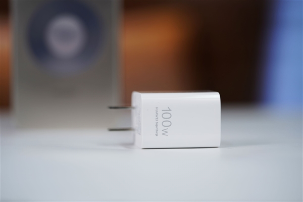 首发麒麟9030 Pro！华为Mate 80 Pro Max图赏