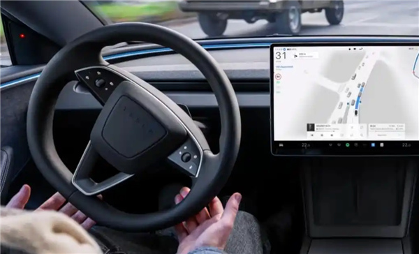用户吐槽特斯拉FSD v14.2.1体验糟心：速度档位差太多 切换瞬间车速骤降