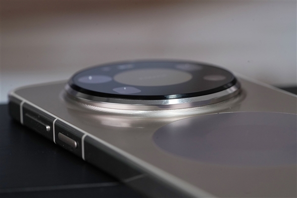 首发麒麟9030 Pro！华为Mate 80 Pro Max图赏